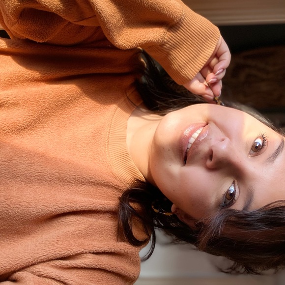 Meet your Posher, Ashley - Picture 1 of 1